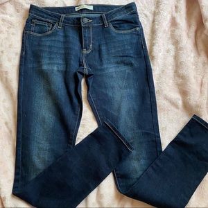 Levi’s Medium Wash Skinny Leg Jeans